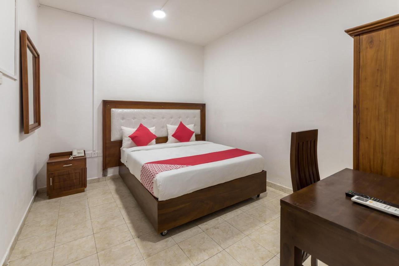 Oyo 102 Metro Marine Drive Hotel Коломбо Экстерьер фото