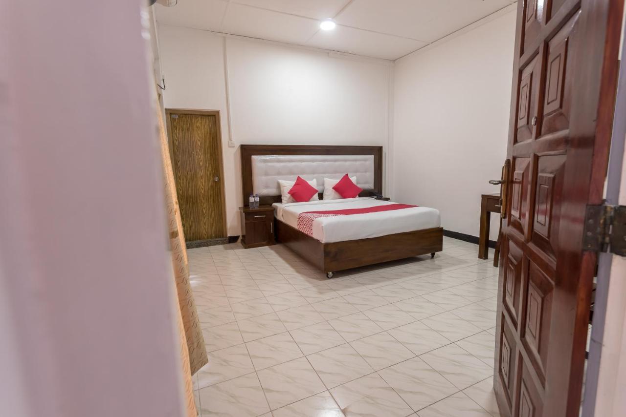 Oyo 102 Metro Marine Drive Hotel Коломбо Экстерьер фото